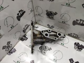 Запчасть кронштейн теплообменника NISSAN