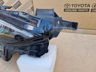 Фара правая Axela BP5P