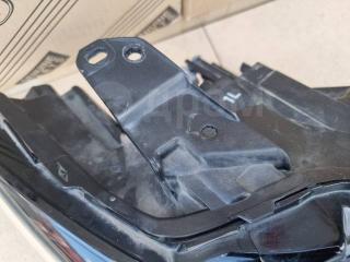 Фара правая Axela BP5P