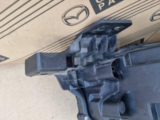 Фара правая Axela BP5P