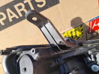 Фара передняя левая Prius MXWH60