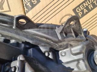 Фара передняя левая Prius MXWH60