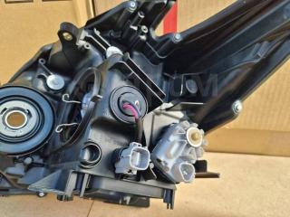 Фара правая Prius ZVW30 2ZRFXE