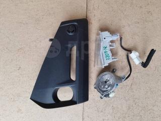 Запчасть накладка противотуманной фары левая Toyota Roomy