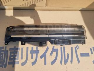 Запчасть стоп-сигнал правый Toyota Voxy