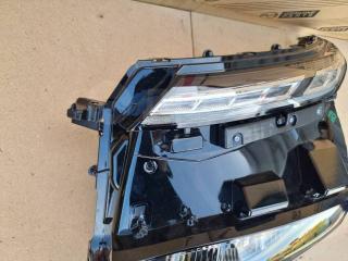 Фара левая Voxy ZWR90W