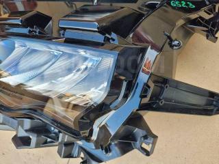 Фара левая Voxy ZWR90W