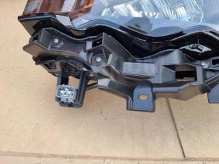 Фара левая Voxy ZWR90W