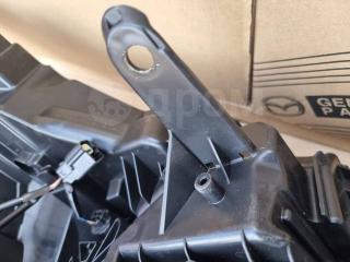 Фара левая Voxy ZWR90W