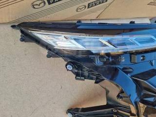 Фара передняя правая Voxy ZWR90W