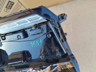 Фара передняя правая Voxy ZWR90W