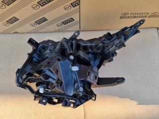 Фара передняя правая Voxy ZWR90W