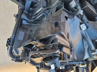 Фара передняя правая Voxy ZWR90W