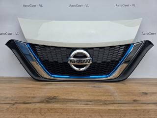 Решетка радиатора передняя Nissan Note 2016-2020