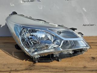 Фара галогеновая передняя правая Toyota Vitz 2017-2020