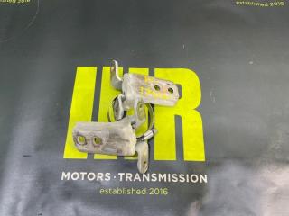 Фото запчасти петля двери передняя левая SUZUKI GRAND ESCUDO 2003 контрактная запчасть Запчасть петля двери передняя левая SUZUKI GRAND ESCUDO 2003