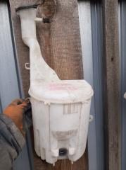 Фото запчасти бачок омывателя Toyota Raum Б/У запчасть Запчасть бачок омывателя Toyota Raum