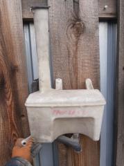 Фото запчасти бачок омывателя Toyota Progres Б/У запчасть Запчасть бачок омывателя Toyota Progres