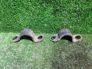 Запчасть скоба стабилизатора передняя Toyota Vitz