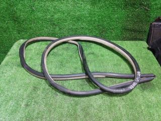 Запчасть уплотнение двери переднее левое Toyota Allion