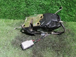 Запчасть замок двери передний правый Toyota Rav4