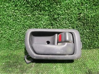 Запчасть ручка двери задняя правая Toyota Vista