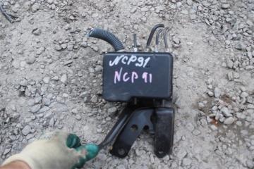 Блок abs TOYOTA VITZ ncp91 1nz-fe 1 ракурс