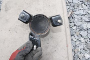 Подушка двигателя передняя TOYOTA ESTIMA AHR10 2az-fxe 2 ракурс