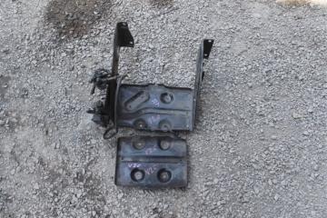 Запчасть Крепление аккумулятора  MITSUBISHI PAJERO  Контрактный 