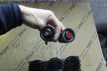 Фото запчасти кнопка аварийной сигнализации HONDA STEP WAGON контрактная запчасть Запчасть кнопка аварийной сигнализации HONDA STEP WAGON