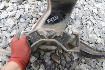 Балка под кпп SUBARU LEGACY bp5, bl5 ej204 1 ракурс