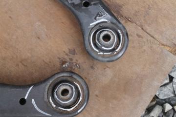 Рычаг правый передний MITSUBISHI DION CR9W 4g63 3 ракурс