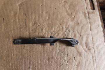 Крепление аккумулятора TOYOTA NADIA SXN15, SXN10 1 ракурс