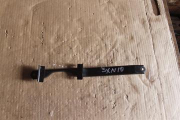 Крепление аккумулятора TOYOTA NADIA SXN15, SXN10 2 ракурс