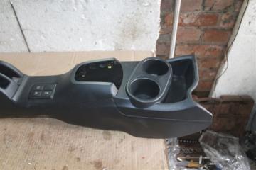 Бардачок между сиденьями TOYOTA AQUA NHP10 1 ракурс