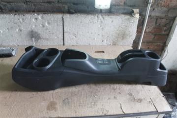 Бардачок между сиденьями TOYOTA AQUA NHP10 5 ракурс