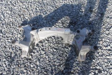 Балка под двс MITSUBISHI DIAMANTE F34A 6a13 2 ракурс