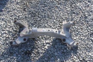 Балка под двс MITSUBISHI DIAMANTE F34A 6a13 4 ракурс