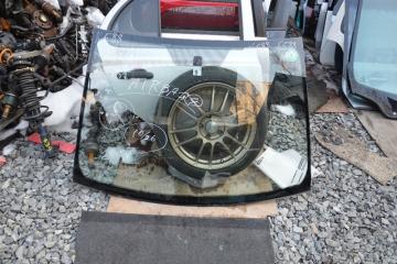 Лобовое стекло TOYOTA VITZ NCP90, NCP95 2nz-fe, 1nz-fe 2 ракурс