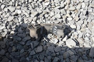 Фото запчасти подушка кпп SUBARU LANCASTER контрактная запчасть Запчасть подушка кпп SUBARU LANCASTER