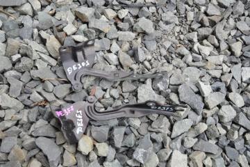 Петля капота MAZDA DEMIO de3fs zjve 1 ракурс Петля капота MAZDA DEMIO de3fs zjve 1 ракурс