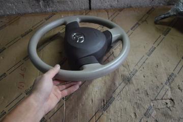 Руль TOYOTA PASSO KGC30 1kr-fe 2 ракурс Руль TOYOTA PASSO KGC30 1kr-fe 2 ракурс
