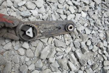 Подушка двигателя задняя NISSAN MARCH AK12 cr12 2 ракурс