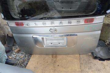 Дверь 5-я NISSAN ELGRAND e51 VQ35 1 ракурс