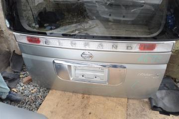 Дверь 5-я NISSAN ELGRAND e51 VQ35 5 ракурс