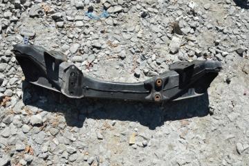 Балка под двс TOYOTA MARKII LX90 2l-te 1 ракурс