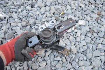 Подушка двигателя правая TOYOTA VITZ nsp130 1nr-fe 3 ракурс