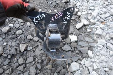 Подушка двигателя левая TOYOTA Spade