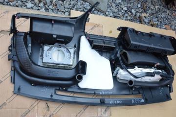 Торпедо TOYOTA RACTIS ncp100 1nz-fe 5 ракурс Торпедо TOYOTA RACTIS ncp100 1nz-fe 5 ракурс