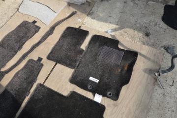 Коврики комплект TOYOTA Spade ncp141 1nz-fe 3 ракурс